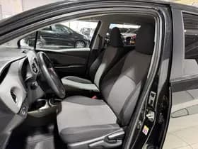 Toyota Yaris thumbnail 35