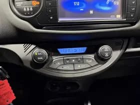 Toyota Yaris thumbnail 37