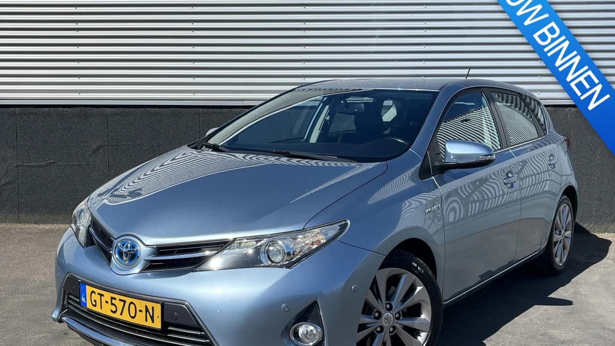 Toyota Auris — foto 1