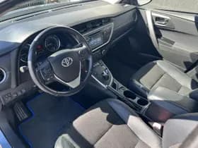 Toyota Auris thumbnail 17