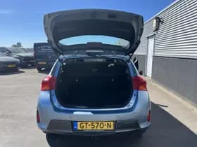 Toyota Auris thumbnail 9