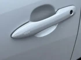 Toyota Yaris thumbnail 2
