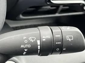 Toyota Yaris thumbnail 15