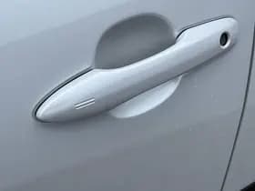 Toyota Yaris thumbnail 34