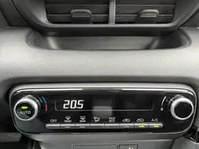 Toyota Yaris thumbnail 60