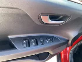 Kia Stonic thumbnail 75