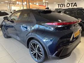 Toyota C-HR thumbnail 60