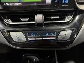 Toyota C-HR thumbnail 24