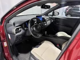 Toyota C-HR thumbnail 38