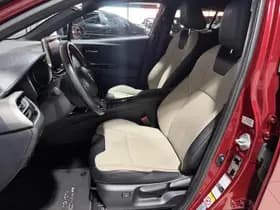 Toyota C-HR thumbnail 9