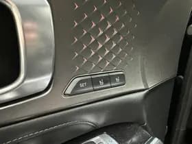 Kia Sorento thumbnail 4