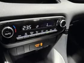 Toyota Yaris thumbnail 12