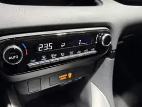 Toyota Yaris thumbnail 30