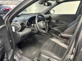 Toyota Yaris-cross thumbnail 2
