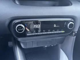 Toyota Yaris thumbnail 28