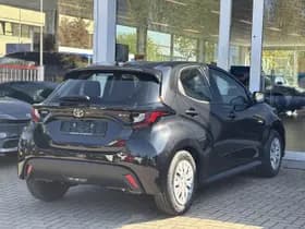 Toyota Yaris thumbnail 8