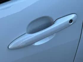 Toyota Yaris thumbnail 3