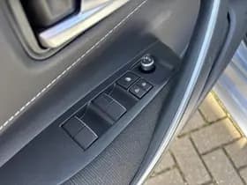 Toyota Corolla thumbnail 50