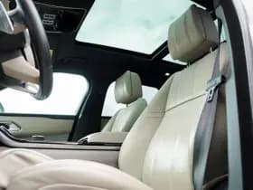 Land Rover Range Rover Velar 2.0 I4 Turbo AWD R-Dynamic HSE thumbnail 2