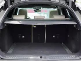 Land Rover Range Rover Velar 2.0 I4 Turbo AWD R-Dynamic HSE thumbnail 9