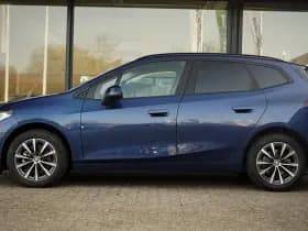 BMW 2 Serie Active Tourer 220i thumbnail 3
