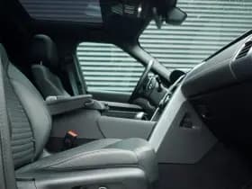 Land Rover Discovery 3.0 D250 R-Dynamic SE thumbnail 28