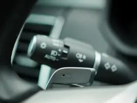 Land Rover Discovery 3.0 D250 R-Dynamic SE thumbnail 37