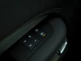 Land Rover Discovery 3.0 D250 R-Dynamic SE thumbnail 50