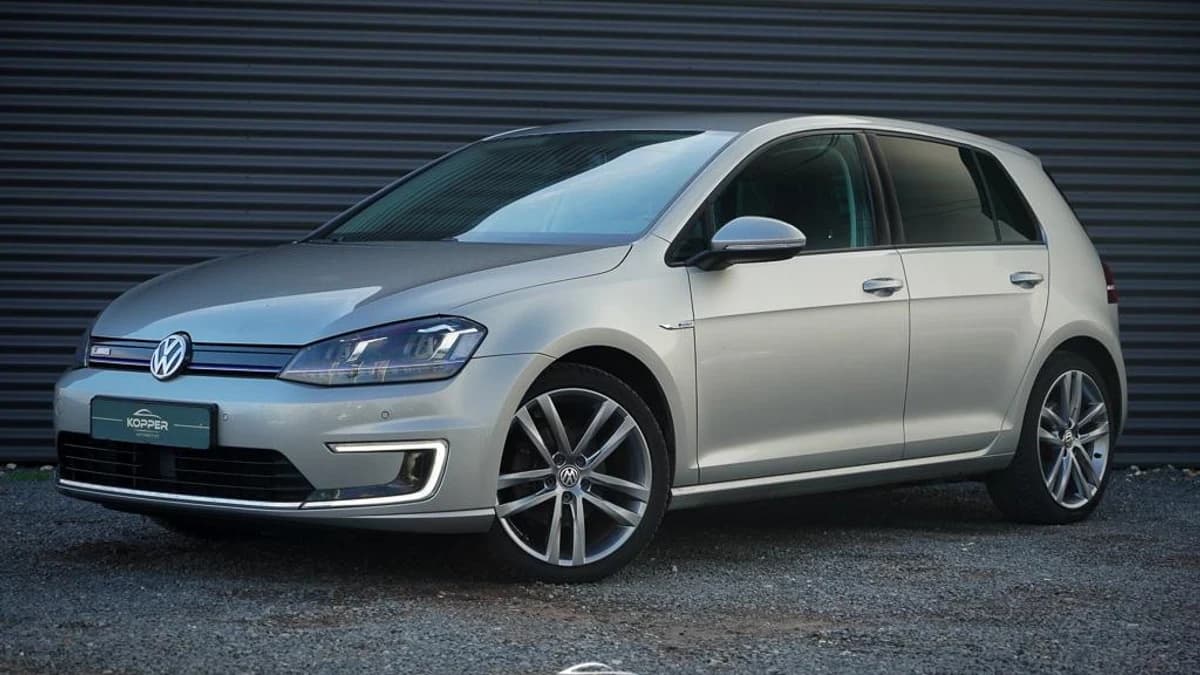 Volkswagen E-Golf / Stoelverwarming / Incl BTW / DAB / Camera / Adaptive Cruise — foto 1