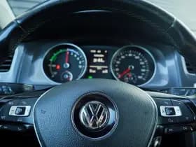 Volkswagen E-Golf / Stoelverwarming / Incl BTW / DAB / Camera / Adaptive Cruise thumbnail 17