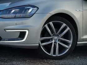 Volkswagen E-Golf / Stoelverwarming / Incl BTW / DAB / Camera / Adaptive Cruise thumbnail 22