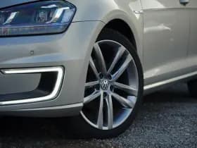 Volkswagen E-Golf / Stoelverwarming / Incl BTW / DAB / Camera / Adaptive Cruise thumbnail 23