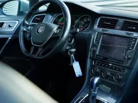 Volkswagen E-Golf / Stoelverwarming / Incl BTW / DAB / Camera / Adaptive Cruise thumbnail 31