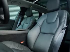 Volvo XC60 2.0 T6 Plug-in hybrid AWD Plus Dark thumbnail 2