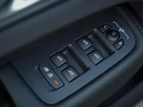 Volvo XC60 2.0 T6 Plug-in hybrid AWD Plus Dark thumbnail 15