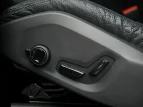 Volvo XC60 2.0 T6 Plug-in hybrid AWD Plus Dark thumbnail 28