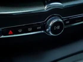 Volvo XC60 2.0 T6 Plug-in hybrid AWD Plus Dark thumbnail 33