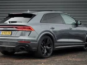 Audi Q8 4.0 TFSI RS Q8 quattro thumbnail 4