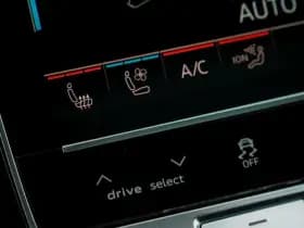 Audi Q8 4.0 TFSI RS Q8 quattro thumbnail 54