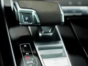 Audi Q8 4.0 TFSI RS Q8 quattro thumbnail 60