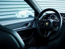 Porsche Taycan Turbo 93 kWh thumbnail 30