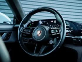 Porsche Taycan Turbo 93 kWh thumbnail 36