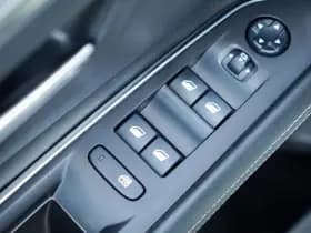 Peugeot 3008 1.6 HYbrid4 300 Première Pack Avantage thumbnail 15