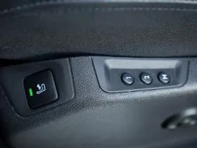 Peugeot 3008 1.6 HYbrid4 300 Première Pack Avantage thumbnail 26