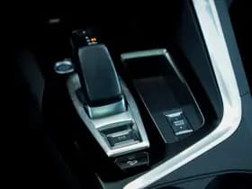 Peugeot 3008 1.6 HYbrid4 300 Première Pack Avantage thumbnail 40