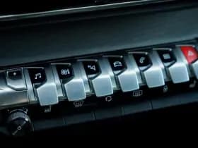 Peugeot 3008 1.6 HYbrid4 300 Première Pack Avantage thumbnail 49