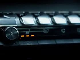 Peugeot 3008 1.6 HYbrid4 300 Première Pack Avantage thumbnail 50