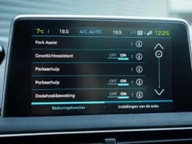 Peugeot 3008 1.6 HYbrid4 300 Première Pack Avantage thumbnail 53