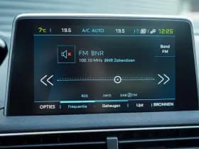 Peugeot 3008 1.6 HYbrid4 300 Première Pack Avantage thumbnail 55