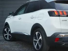 Peugeot 3008 1.6 HYbrid4 300 Première Pack Avantage thumbnail 57